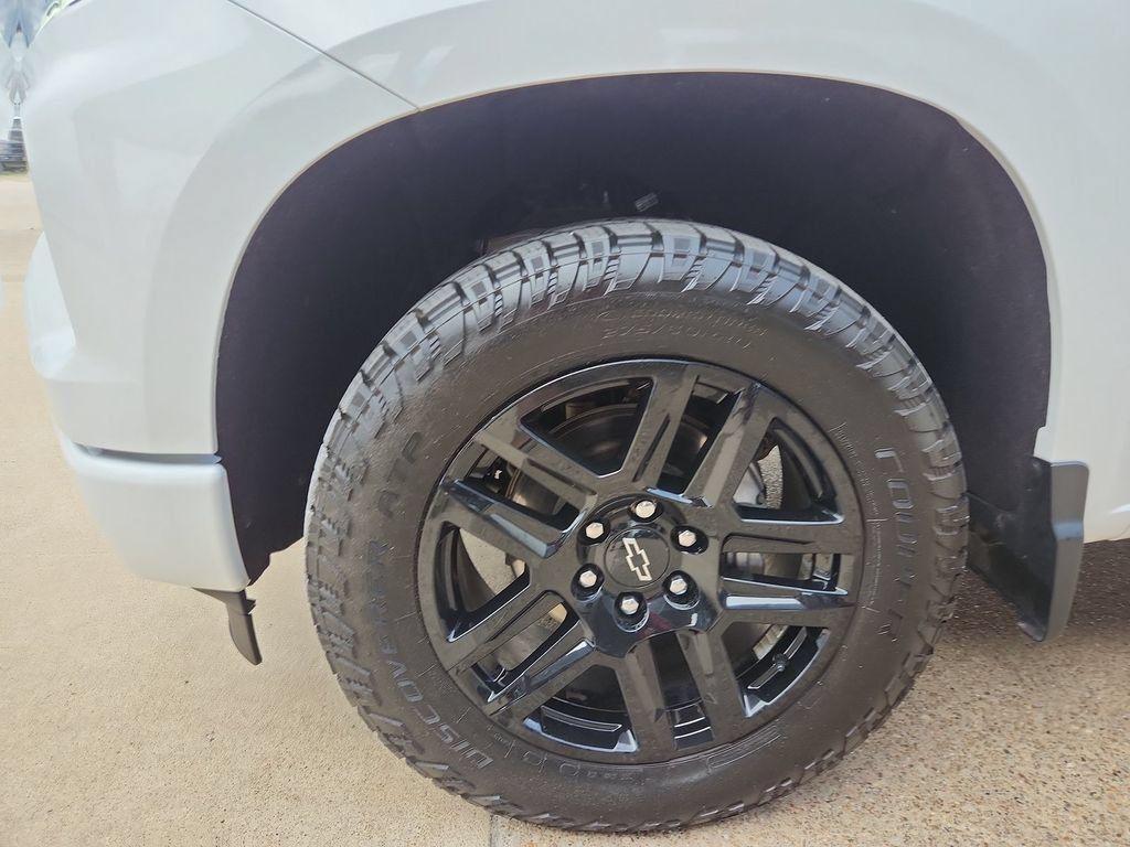 Used 2024 Chevrolet Silverado 1500 RST AWD/4WD image 14