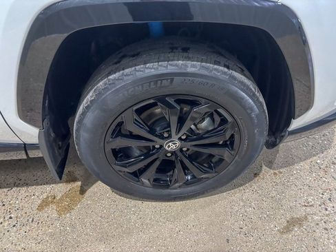 Used 2023 Toyota RAV4 SE image 11