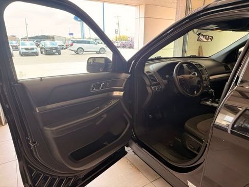 Used 2019 Ford Explorer XLT AWD/4WD image 7
