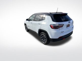 Used 2024 Jeep Compass Trailhawk video 3