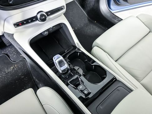 Certified 2025 Volvo XC40 B5 Plus image 19