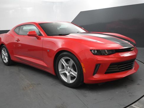 Used 2018 Chevrolet Camaro LT image 7