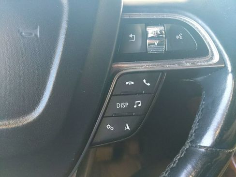 Used 2019 Lincoln Nautilus Reserve AWD/4WD image 17