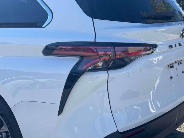 Used 2022 Toyota Sienna LE FWD image 13