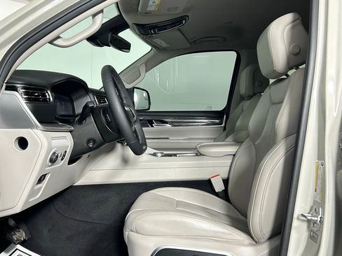 Used 2022 Jeep Wagoneer Series III image 31