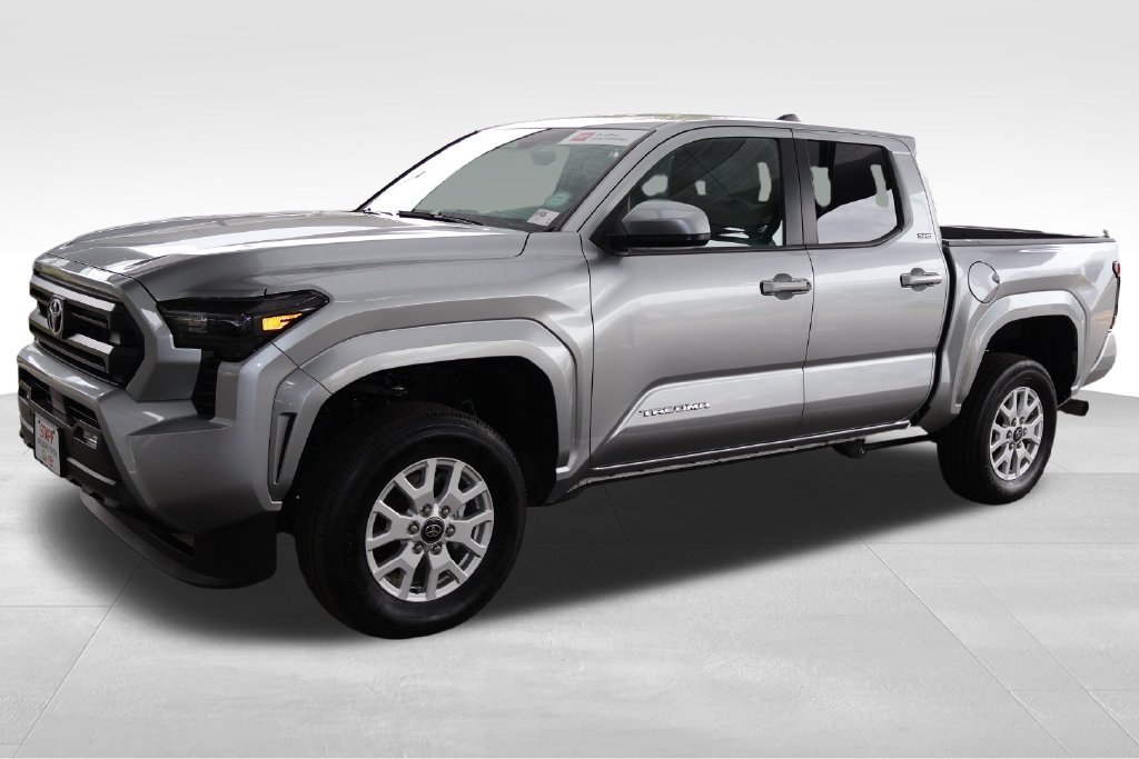 Certified 2025 Toyota Tacoma SR5 AWD/4WD image 12