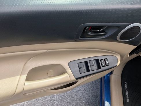 Used 2015 Toyota Tacoma 2WD Double Cab w/ SR5 Package image 9