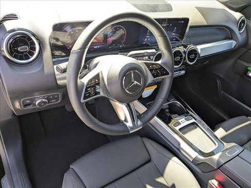 New 2025 Mercedes-Benz GLB 250 image 3
