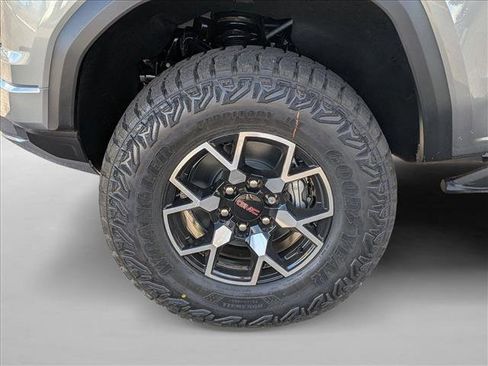 New 2026 GMC Canyon AT4X image 10