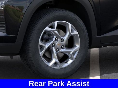 New 2026 Chevrolet Trax LS w/ LS Convenience Package FWD image 10
