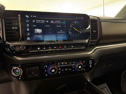 Used 2025 Chevrolet Silverado 2500 High Country w/ Technology Package AWD/4WD image 16