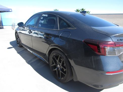 Used 2025 Honda Civic Sport image 4