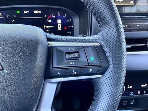 Used 2025 Mitsubishi Outlander SE AWD/4WD image 19