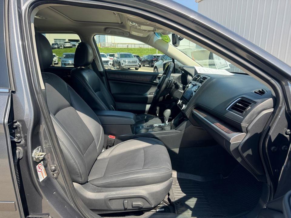 Used 2019 Subaru Outback 2.5i Limited AWD/4WD image 32