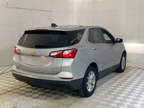 Used 2019 Chevrolet Equinox LT w/ Driver Convenience Package image 17