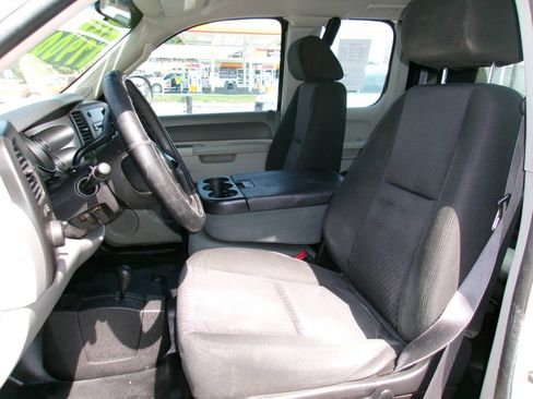 Used 2011 Chevrolet Silverado 2500 W/T AWD/4WD image 13