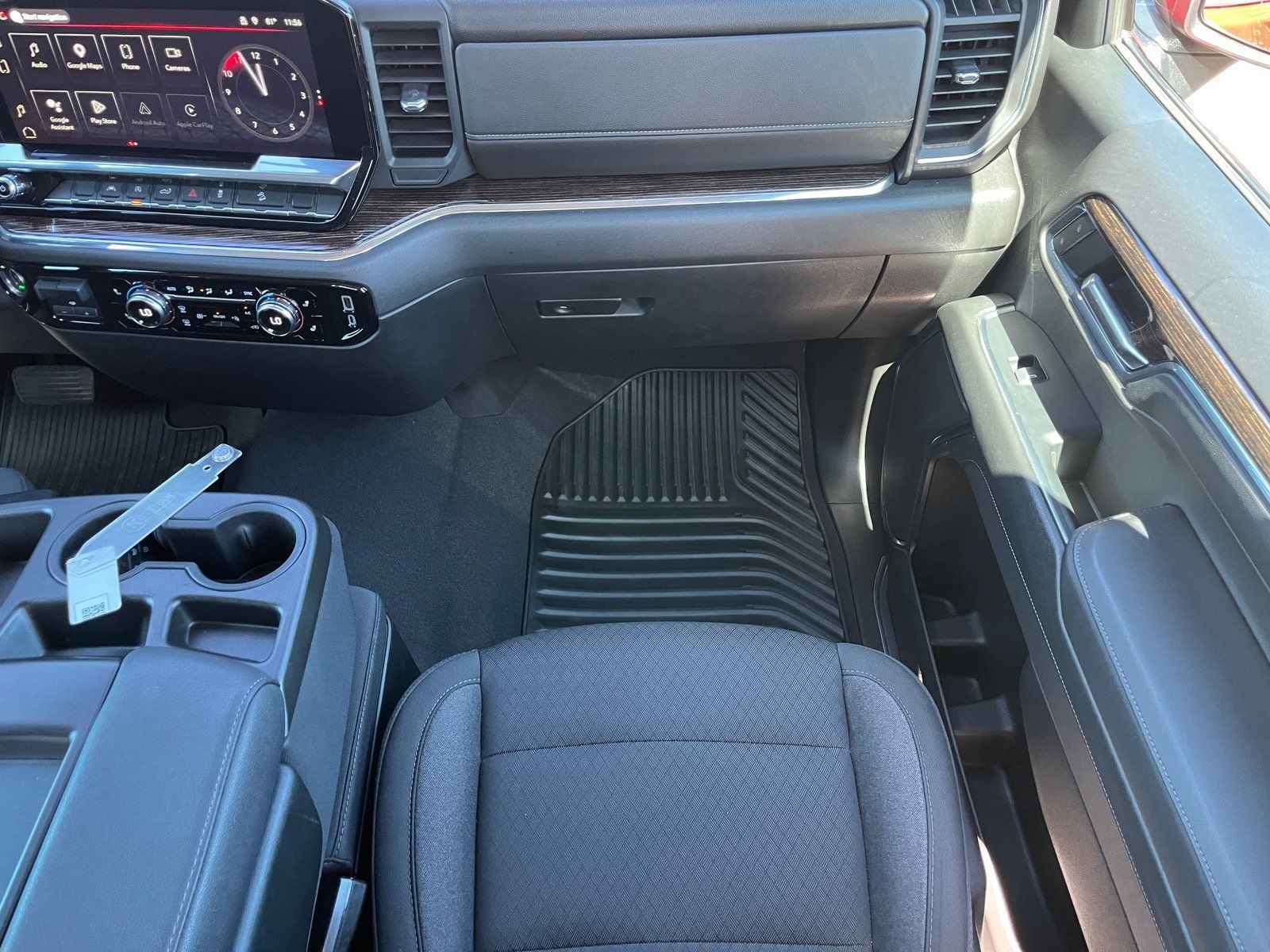 Used 2023 GMC Sierra 1500 SLE w/ X31 Off-Road Package AWD/4WD image 15