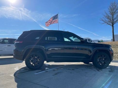 New 2026 Jeep Grand Cherokee Altitude AWD/4WD image 7