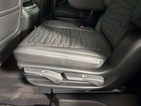 Used 2026 Cadillac Escalade Platinum Sport w/ LPO, ONYX Package image 33