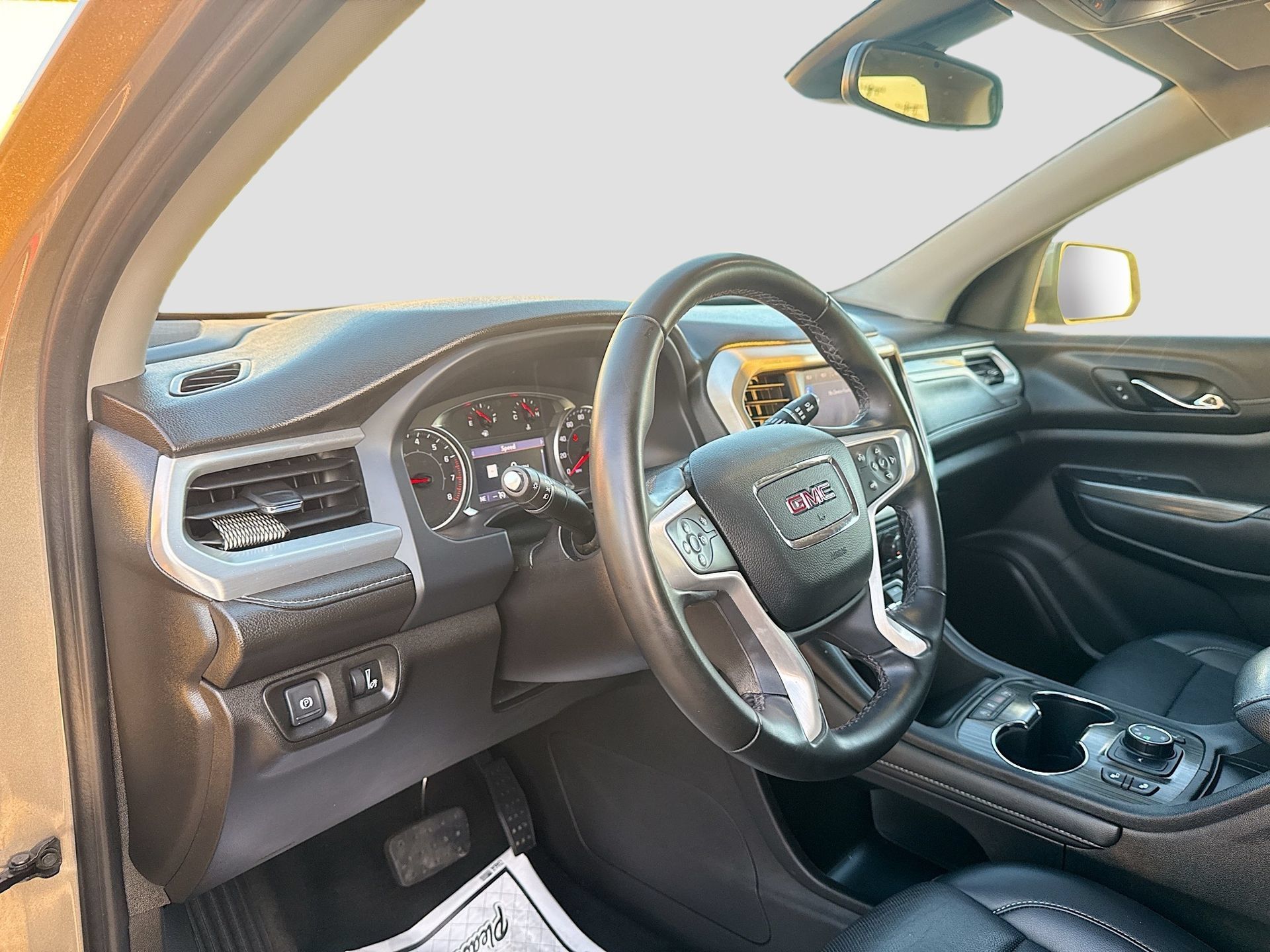 Used 2023 GMC Acadia SLT AWD/4WD image 9