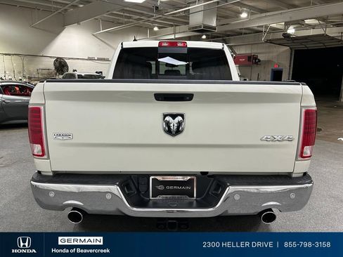 Used 2018 RAM 1500 Laramie w/ Convenience Group AWD/4WD image 7