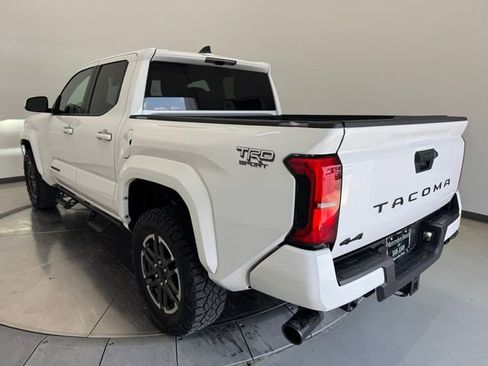 Used 2025 Toyota Tacoma TRD Sport AWD/4WD image 8