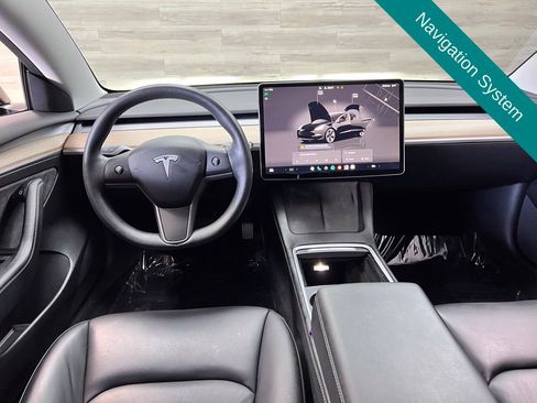 Used 2023 Tesla Model 3 Standard Range RWD image 2