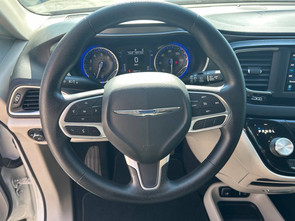 Certified 2020 Chrysler Pacifica Touring FWD image 18