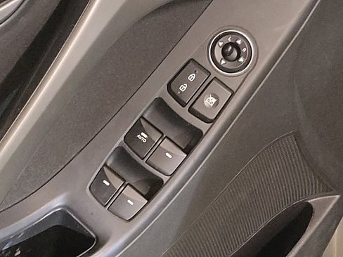 Used 2016 Hyundai Elantra Value Edition image 27