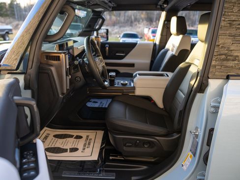 Used 2024 GMC Hummer EV 3X w/ Extreme Off-Road Package image 33