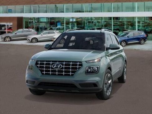 Used 2026 Hyundai Venue SEL FWD image 6