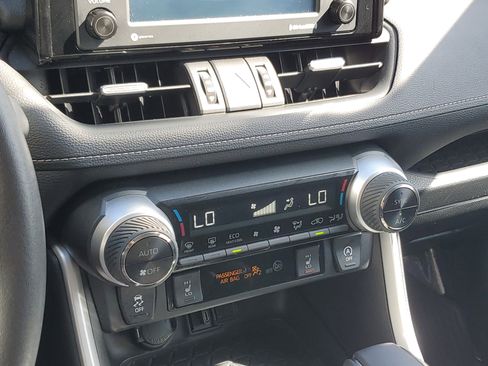 Used 2021 Toyota RAV4 XLE Premium FWD image 30