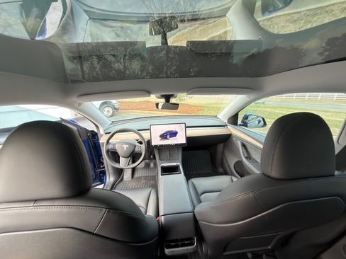 Used 2023 Tesla Model Y Long Range image 10