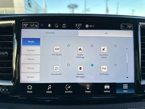 Used 2023 Chrysler Pacifica Touring-L image 42