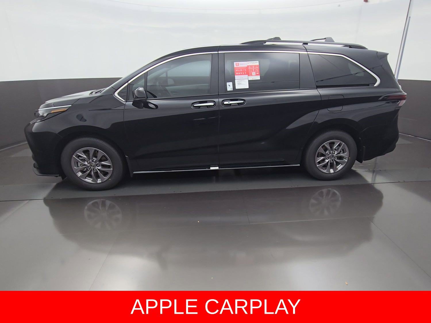 New 2026 Toyota Sienna XLE FWD image 5