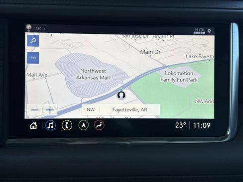 Used 2021 GMC Yukon Denali w/ Denali Premium Package image 11