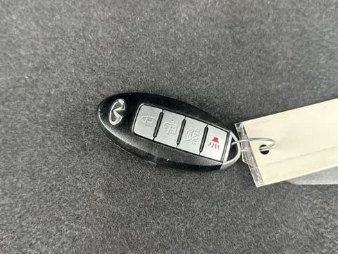 Used 2013 INFINITI G37 Convertible w/ Premium Pkg RWD image 29