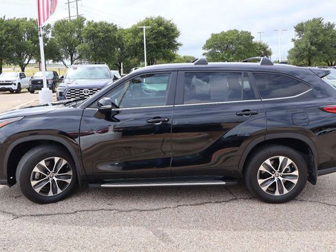 Used 2023 Toyota Highlander XLE FWD image 6