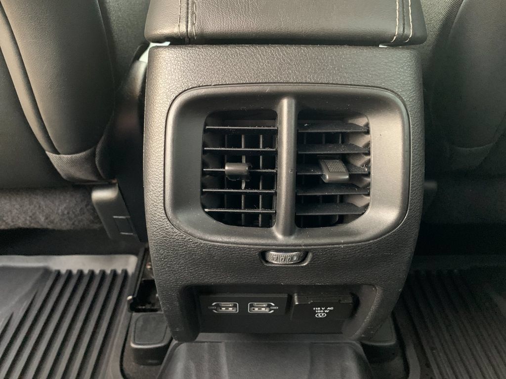 Used 2022 Jeep Cherokee Limited AWD/4WD image 15