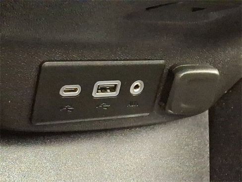 Used 2023 Chevrolet Malibu LT image 25