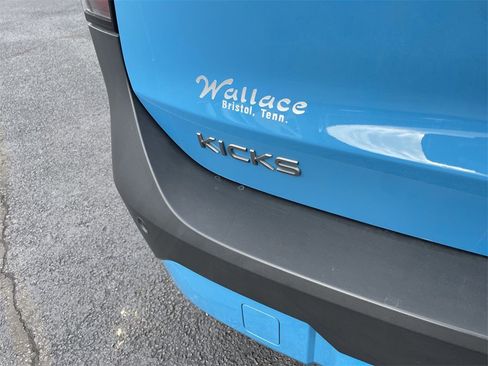 Used 2025 Nissan Kicks SR image 7