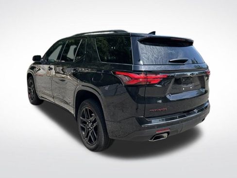Used 2023 Chevrolet Traverse Premier w/ Redline Edition AWD/4WD image 3