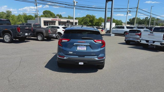 Certified 2024 GMC Terrain SLT w/ Infotainment Package II AWD/4WD image 7