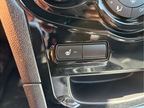 Used 2017 Ford Fiesta Titanium FWD image 29