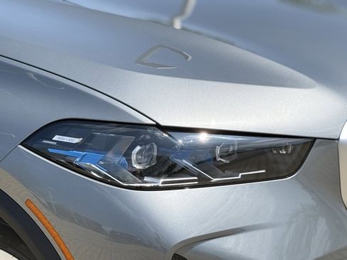 Used 2026 BMW X5 xDrive50e w/ Climate Comfort Package image 2