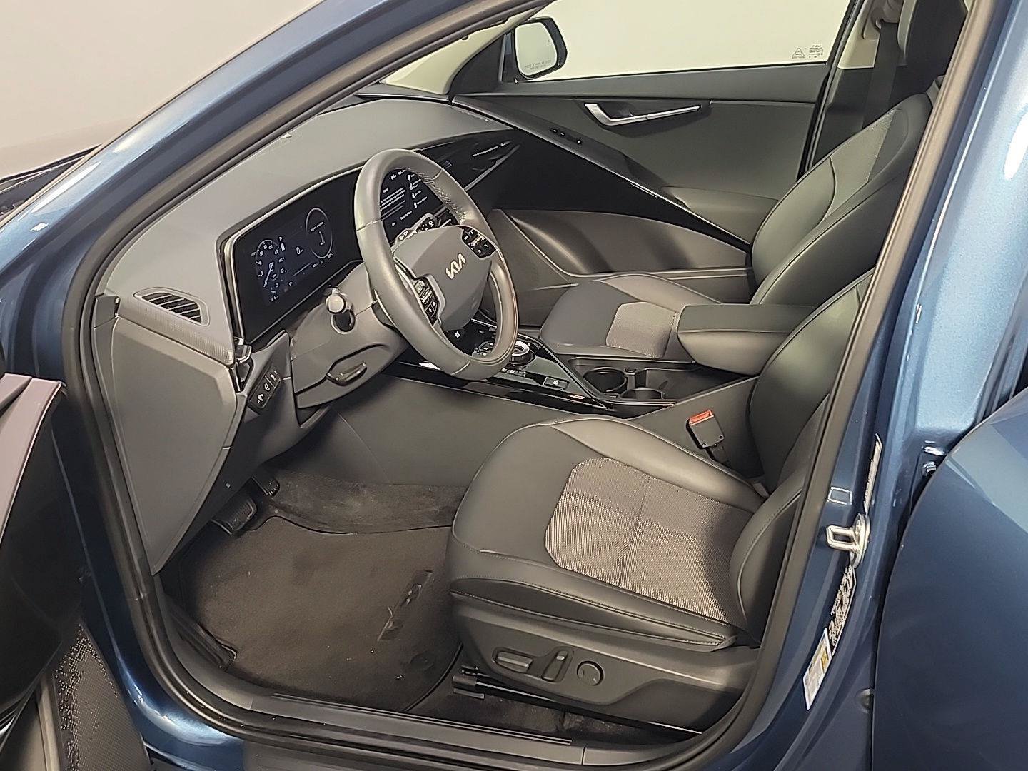 Certified 2025 Kia Niro Wind w/ Wind Preserve Package FWD image 19