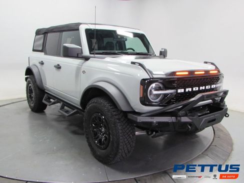 Used 2023 Ford Bronco Wildtrak AWD/4WD image 1