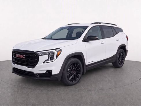 Certified 2024 GMC Terrain SLT w/ Infotainment Package II AWD/4WD image 2