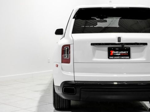 Used 2022 Rolls-Royce Cullinan Black Badge image 41