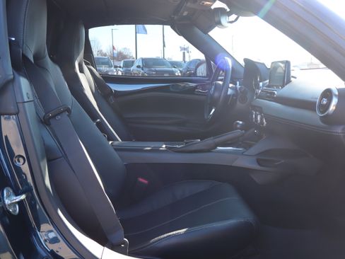 Used 2022 MAZDA MX-5 Miata RF Grand Touring image 11